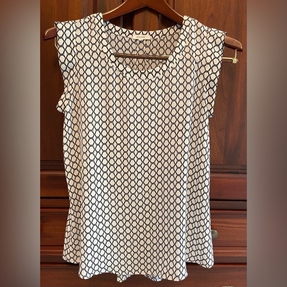 Pleione Short Sleeve “Diamond Chain” Blouse
